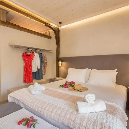 Stone Suites At Lefkada'S Old Port Exterior photo