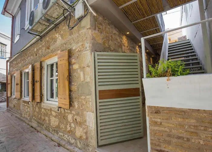 Stone Suites At Lefkada\'S Old Port