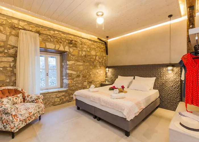 Stone Suites At Lefkada\'S Old Port