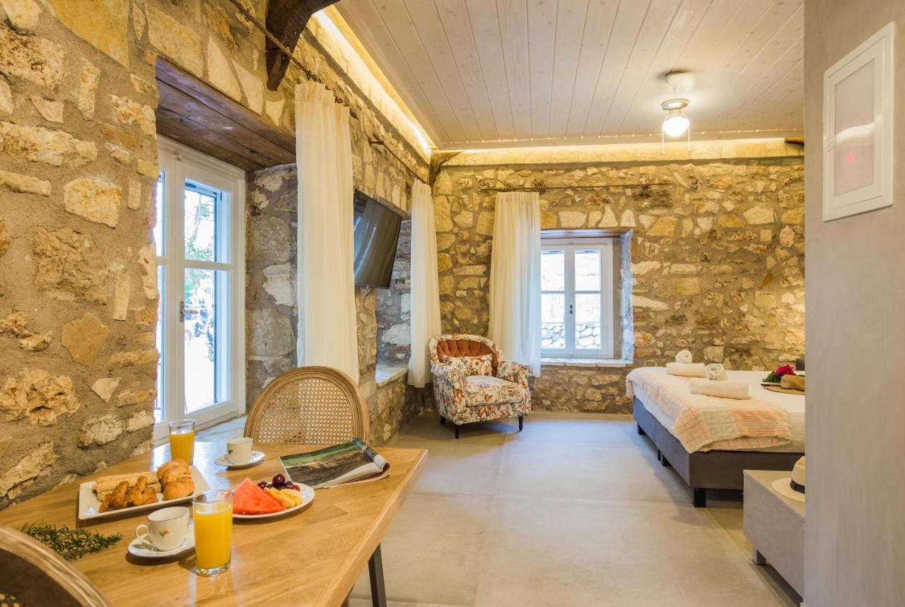 Stone At Lefkada's Old Port Apartment *