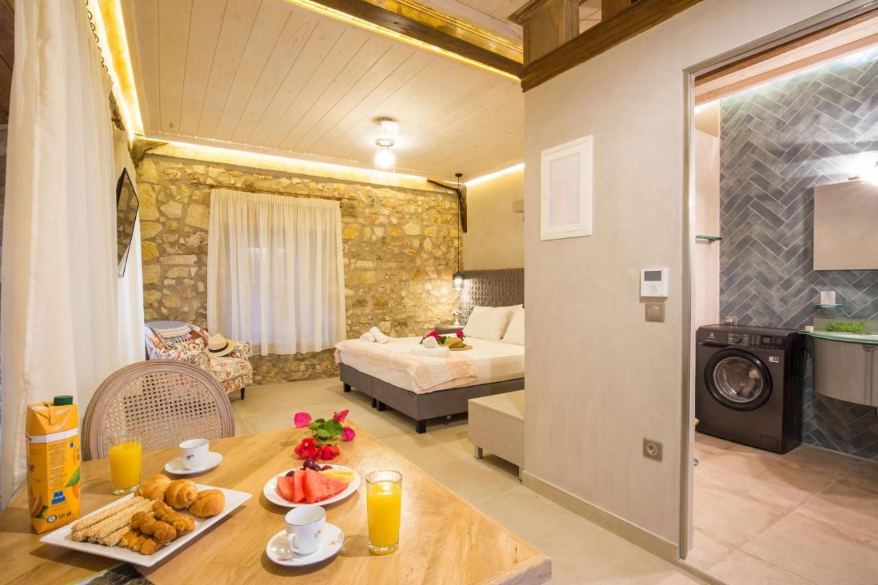 Stone At Lefkada's Old Port Apartment *