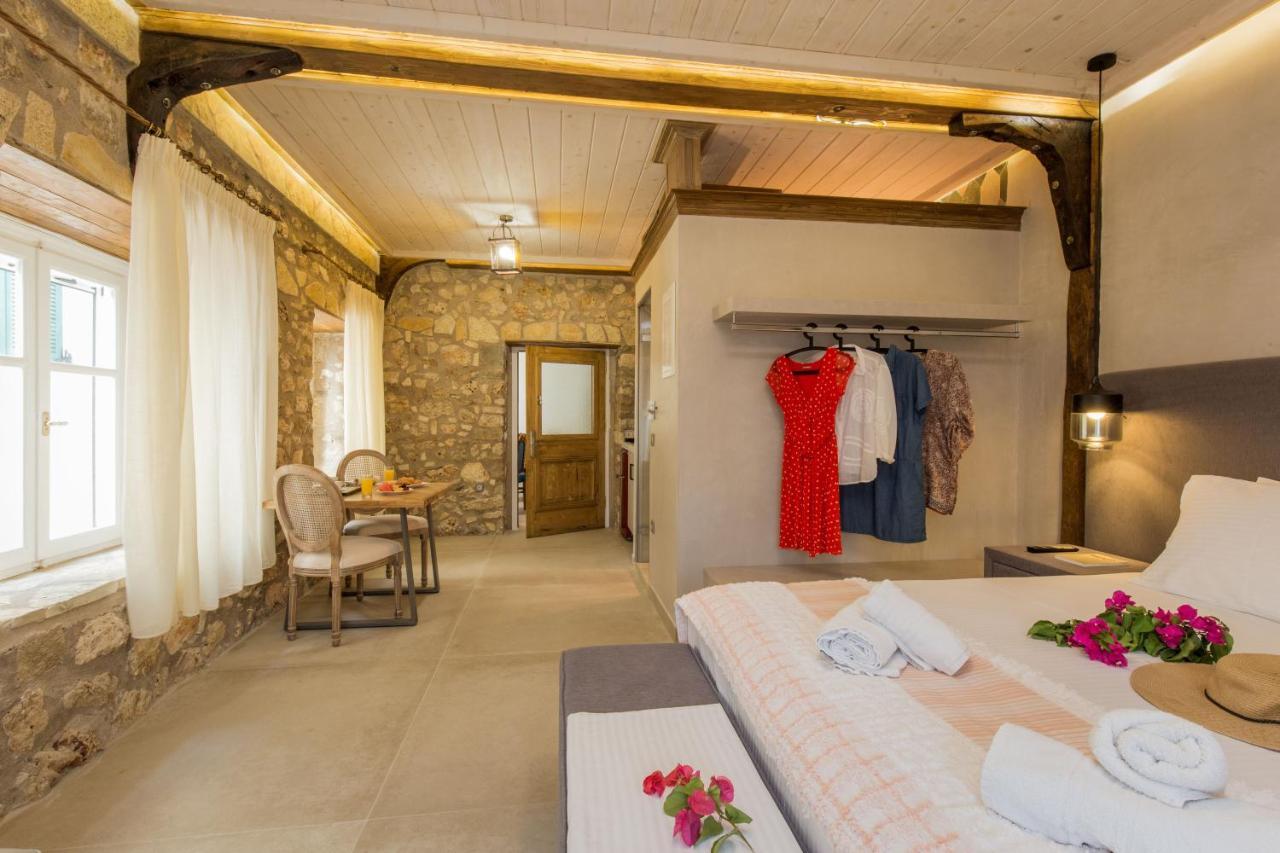 Stone At Lefkada's Old Port Apartment