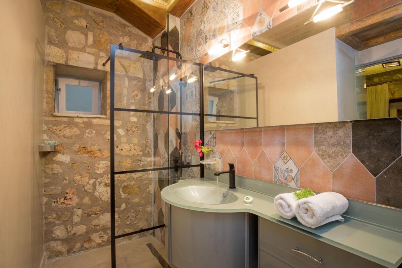 Stone At Lefkada's Old Port Apartment
